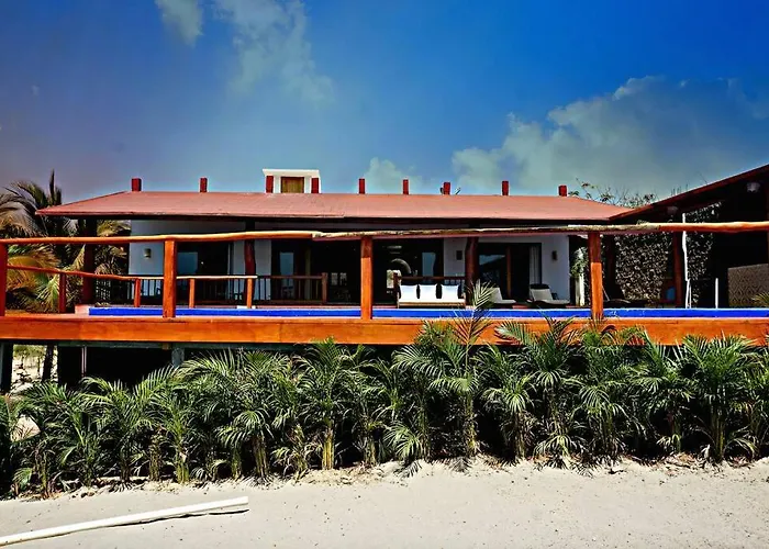 Siete Piedras Beachfront Village