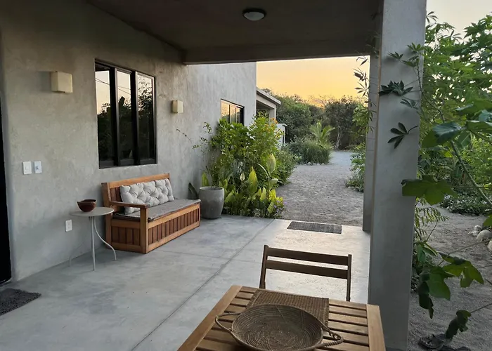 Quiet Oceanside Casita Private Kitchen & Bath